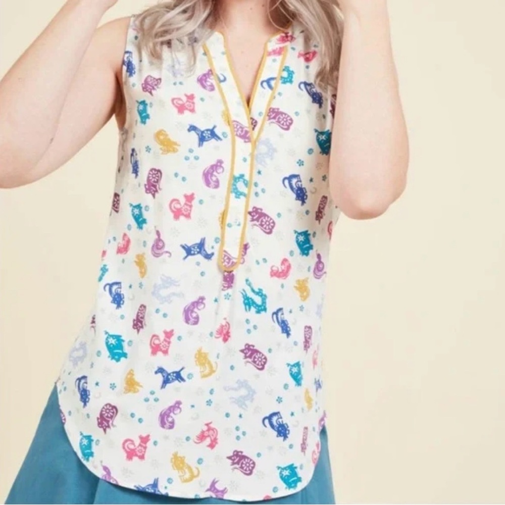 ModCloth Top Stylista au Soleil in Zodiac Size Small Animal Pring
